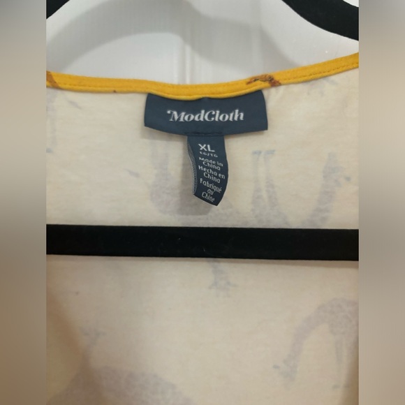 ModCloth giraffe-print wrap shirt XL worn once - Picture 5 of 5